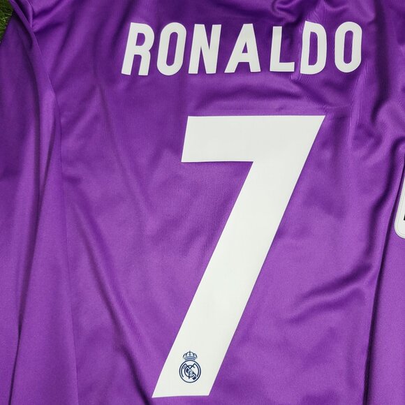 Cristiano Ronaldo Real Madrid 2016 2017 Purple Away Long Sleeve Soccer Jersey L - Picture 3 of 9